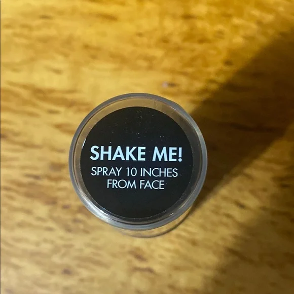 Milani Black Matte Setting Spray Makeup 35ml - Picture 2 of 4